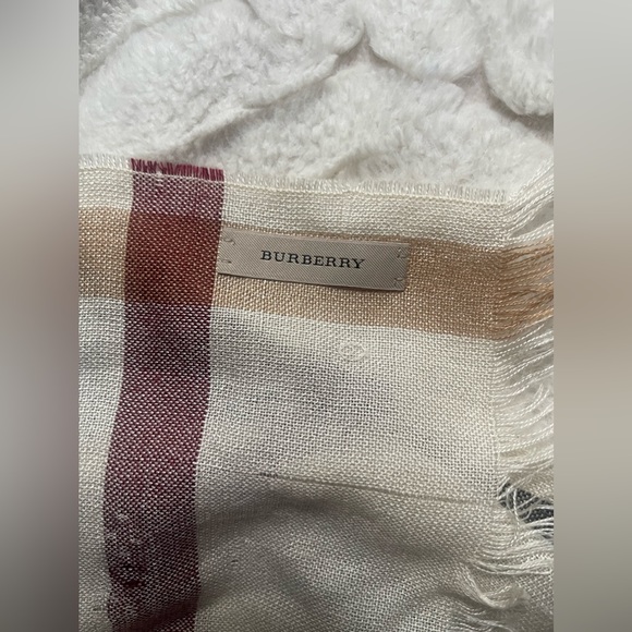 Burberry Scarf soft silk,cashmere. - Picture 2 of 6
